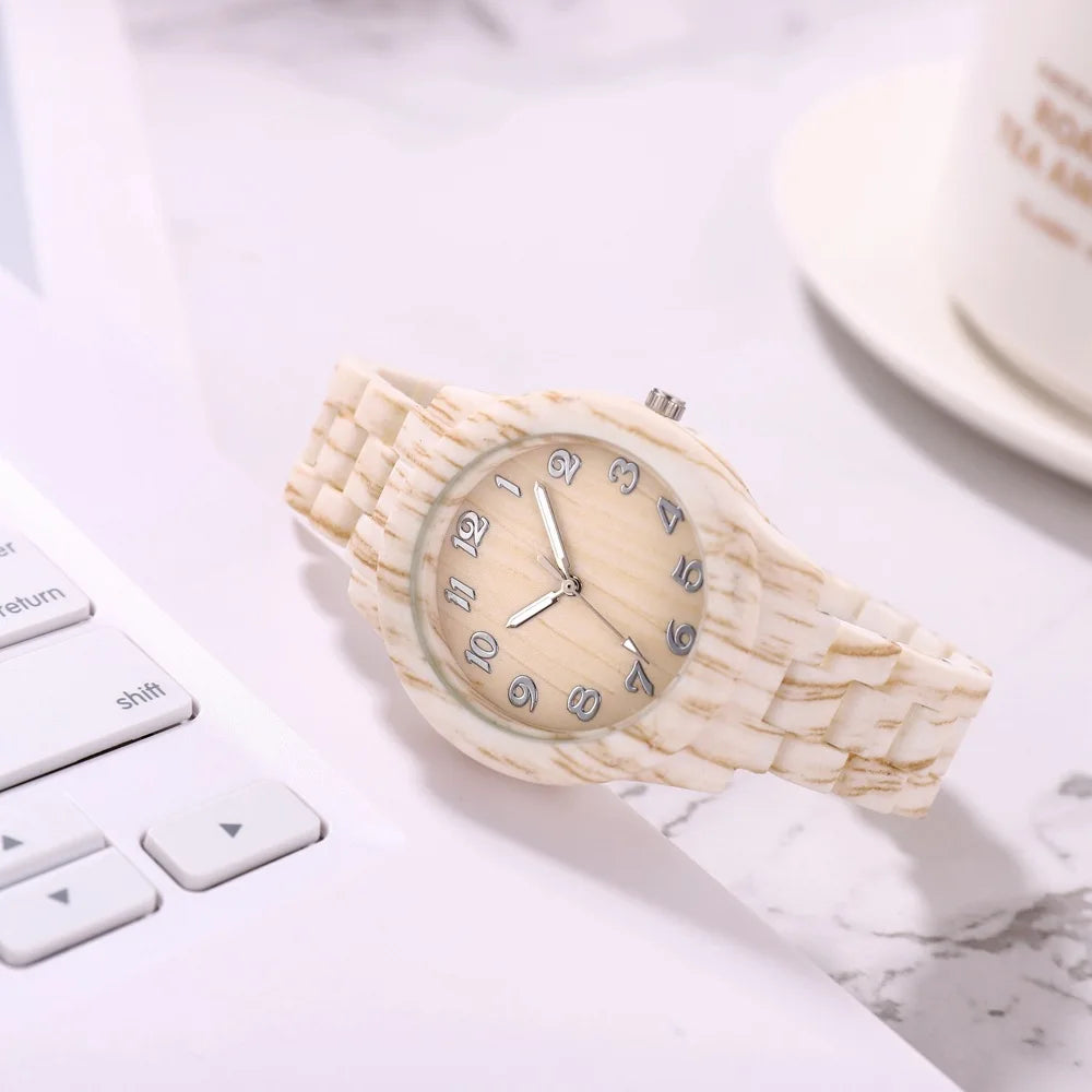 2022 New Fashion Wooden Watch Women's Watches Imitation Wood Leather Band Quartz Wristwatches Ladies Free Shipping Montre Femme