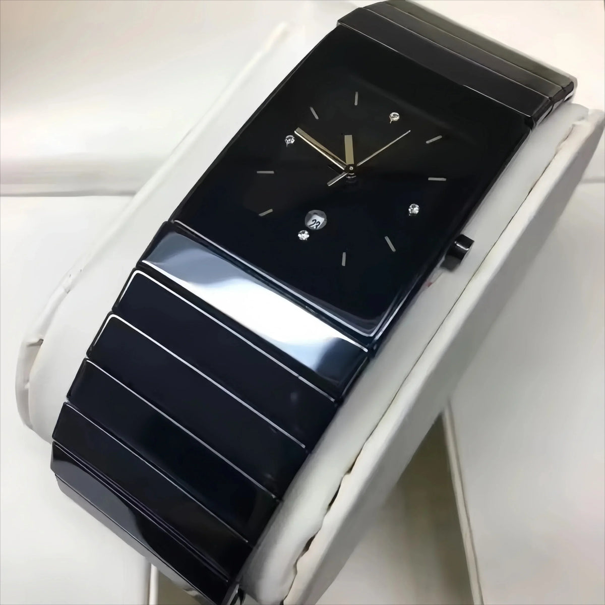 Brand men's watch, quartz women's watch, fashionable and versatile small black steel couple watch