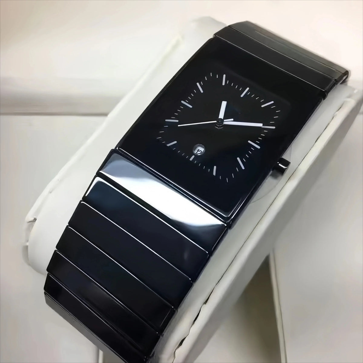 Brand men's watch, quartz women's watch, fashionable and versatile small black steel couple watch
