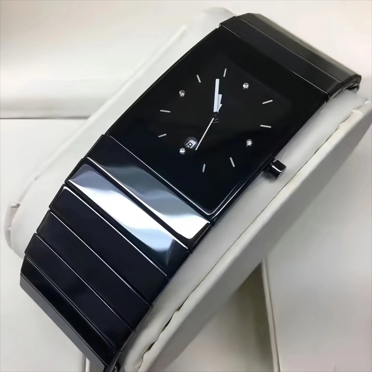 Brand men's watch, quartz women's watch, fashionable and versatile small black steel couple watch