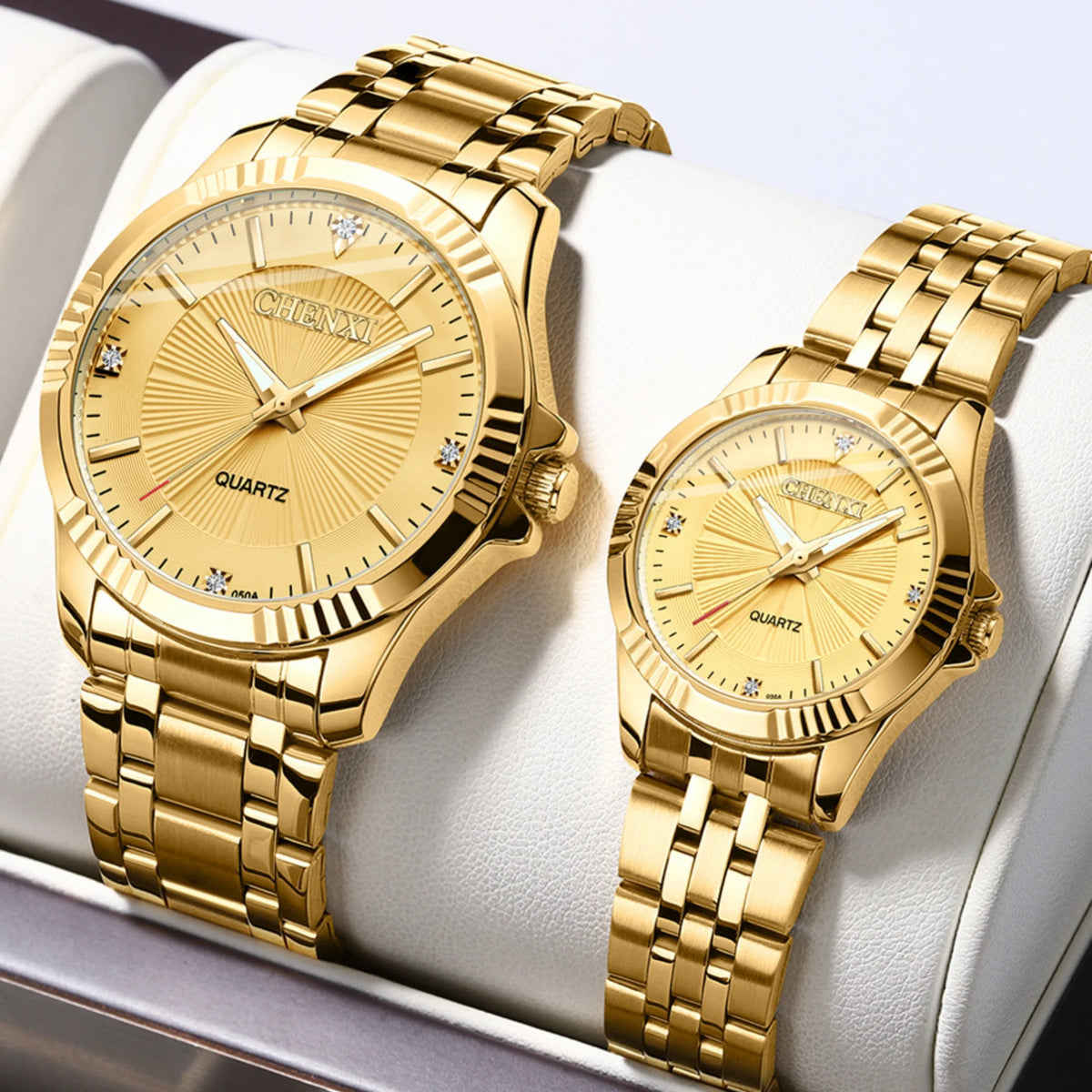 Couple Quartz Watch Men Women Band Round Wristwatch Luxury Gold Waterproof Lover Watches Ideal Gift For Wedding Anniversary
