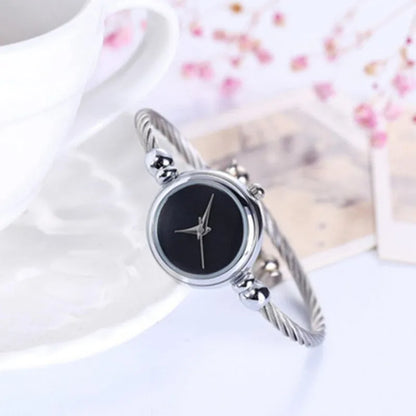 Men Women Fashion Wristwatches Couple Flexible Stretch Band Quartz Watches Man and Ladies Dress Clock Simple Casual Watches